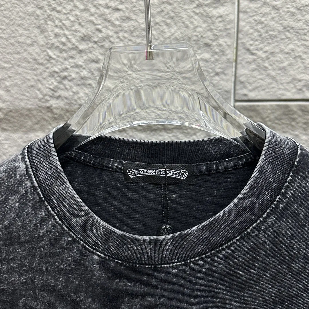 🅿️180 CH* Crow Heart* 2025 spring and summer new style Snowflake distressed washed retro round neck short sleeves Chest and front logo Horseshoe print Customized fabric Short-sleeved T-shirt Unisex Size: S M L XL XXL Color: Snowflake Black Snowflake Gray Snowflake Pink Snowflake Blue